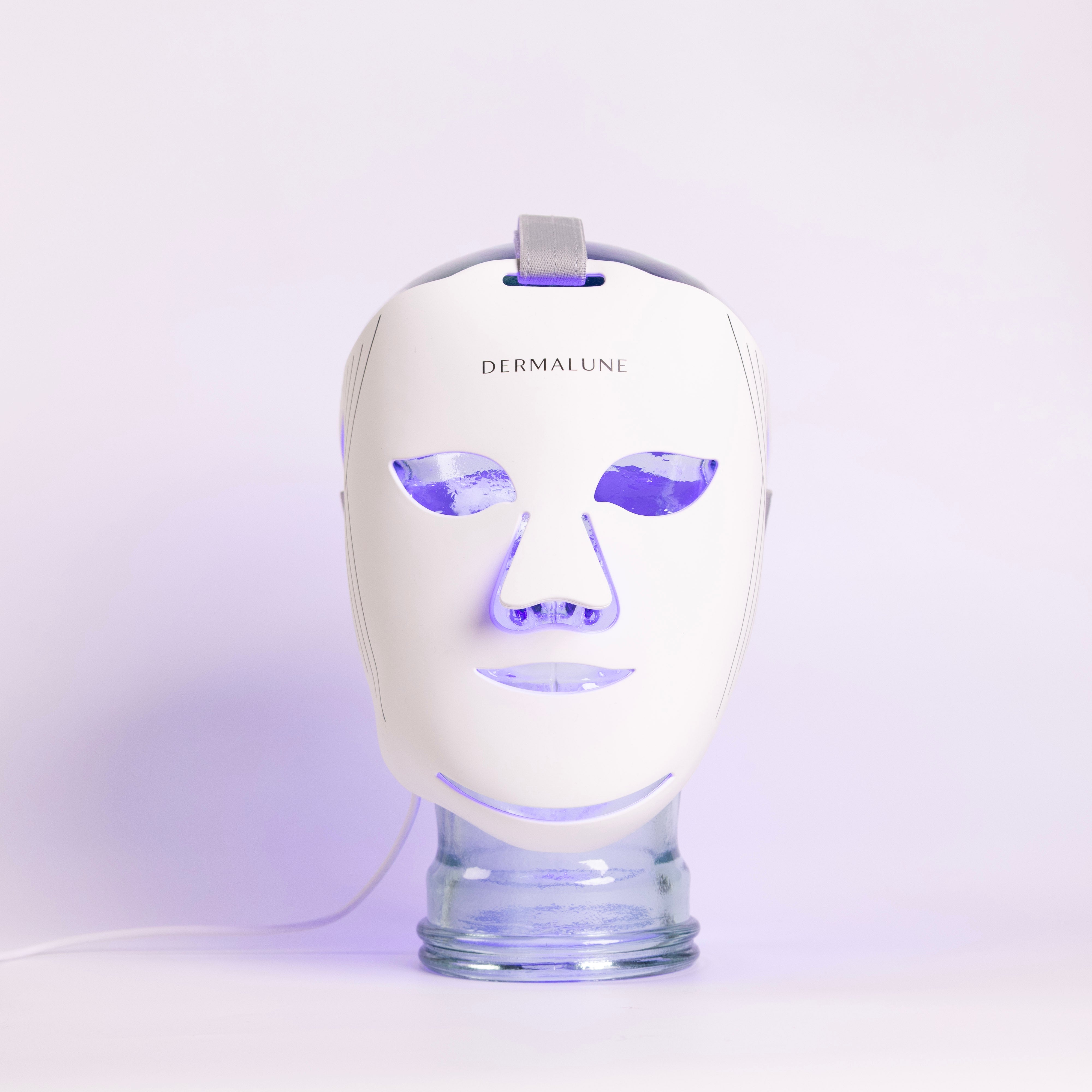 Dermalune LED photobiomodulation Mask product display - clarify